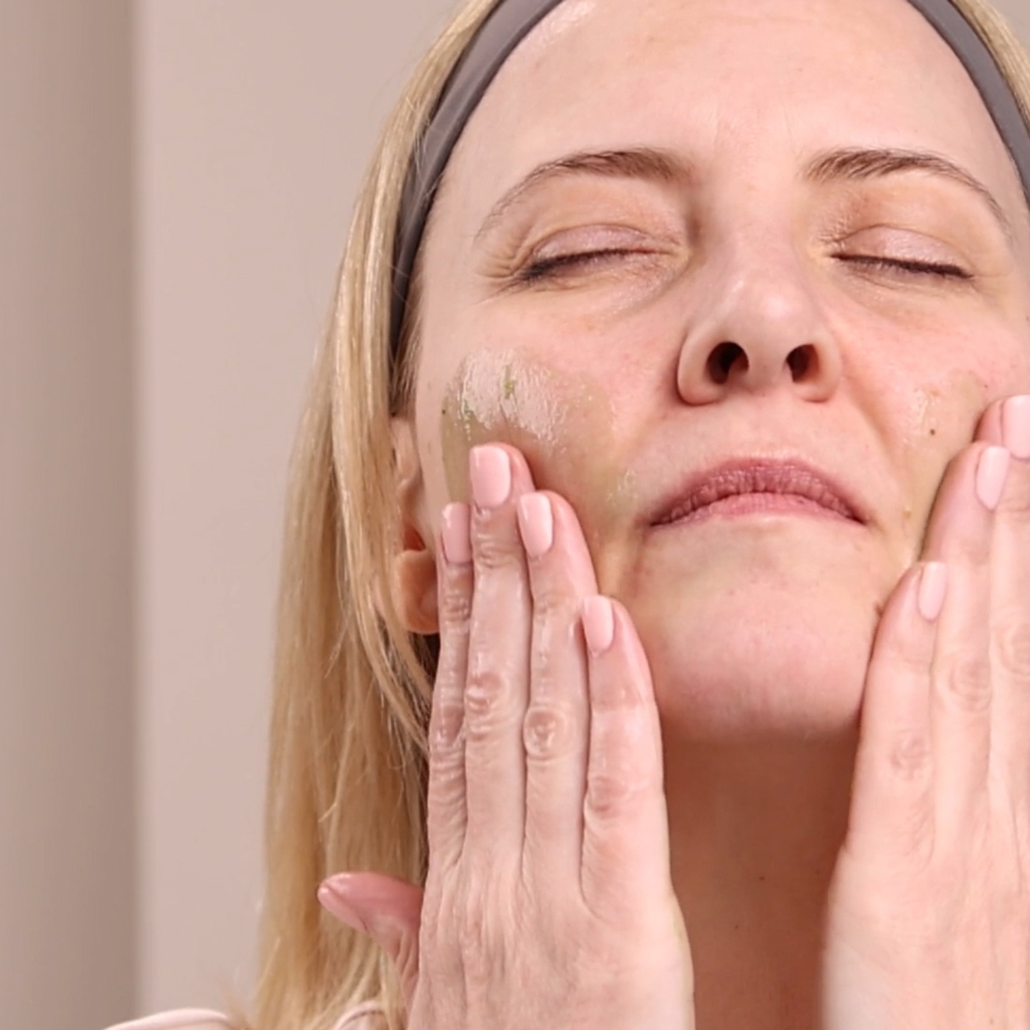 Eminence Eight Greens Phyto Masque – Hot | Revitalizing Anti-Aging & Acne Face Mask