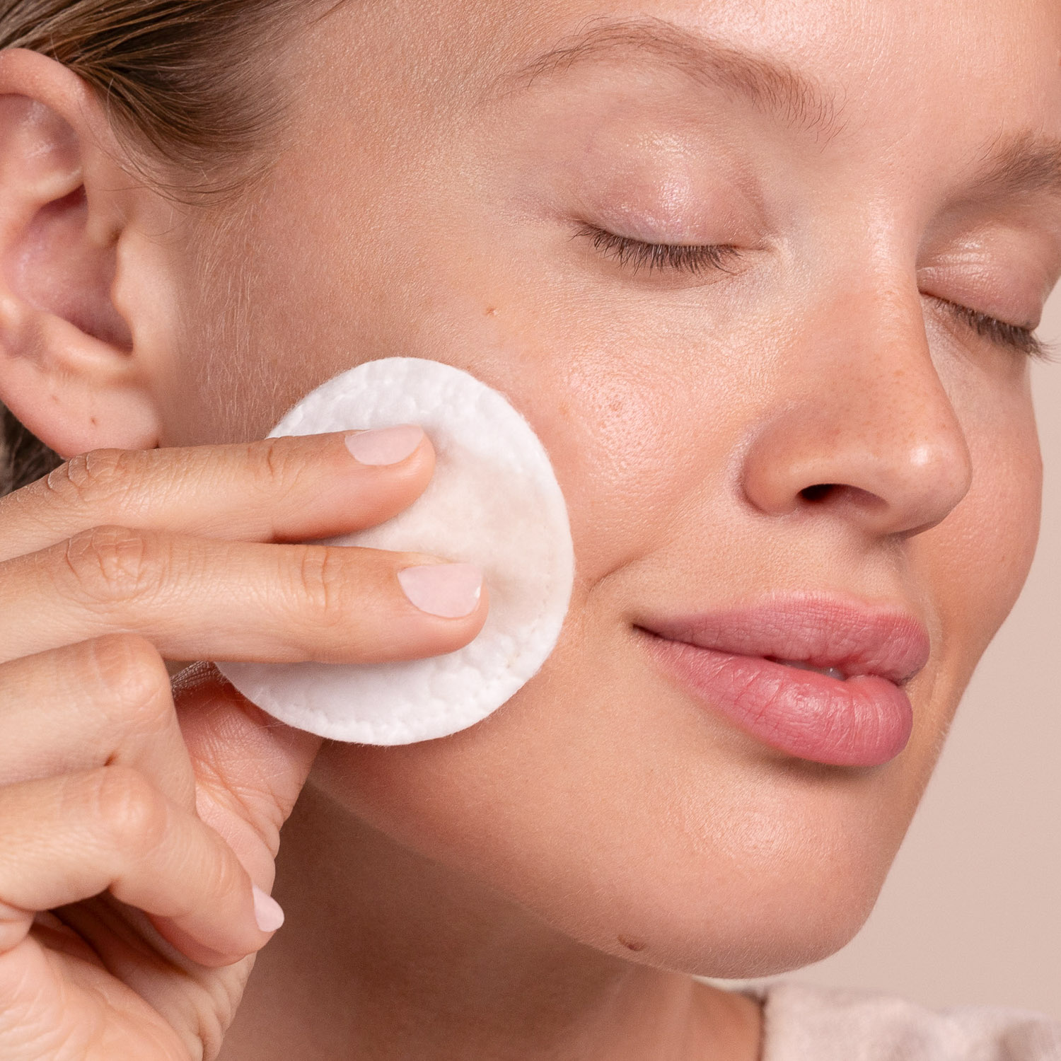 Clear Skin Willow Bark Exfoliating Peel for rosacea-prone and sensitive skin